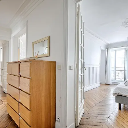 Le Petit - Appt 6p 127 M² à Parigi